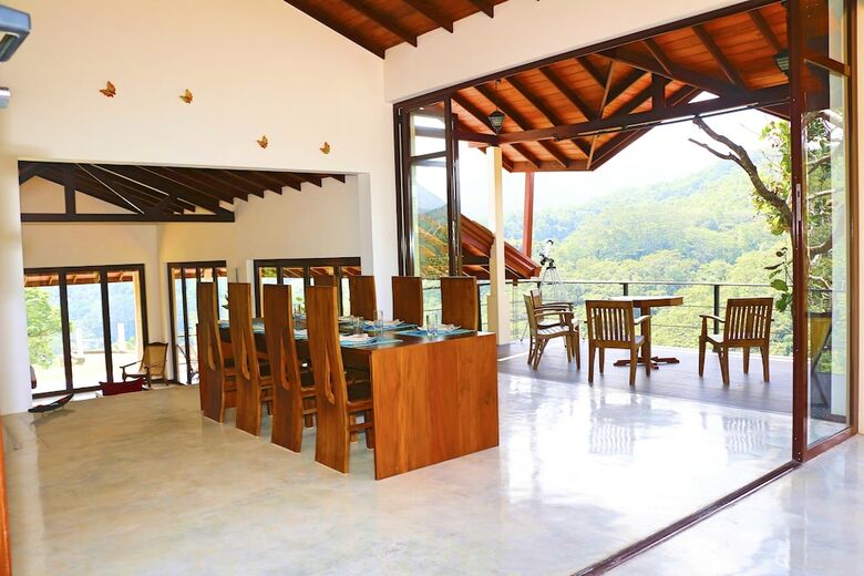 Aqua Dunhinda Villa