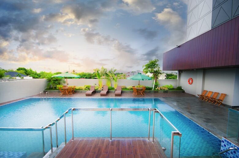 Ayola First Point Hotel Pekanbaru