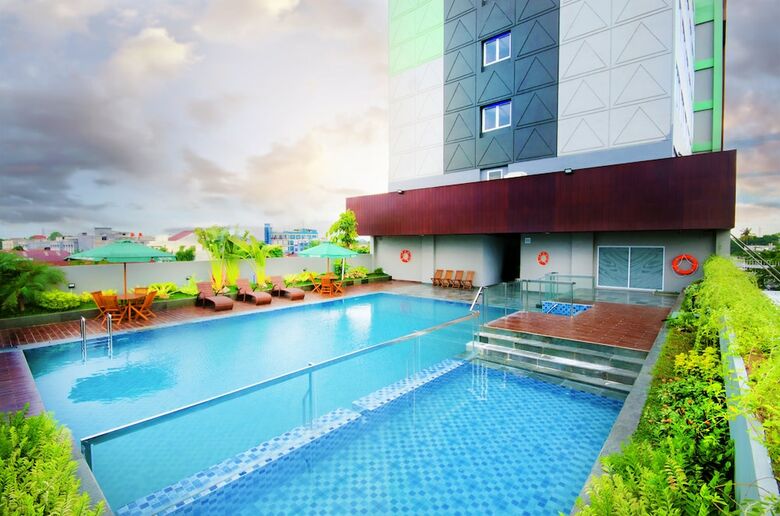 Ayola First Point Hotel Pekanbaru