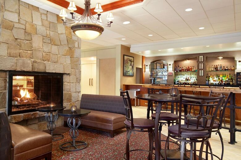 Doubletree By Hilton Hotel Boston - Bedford Glen