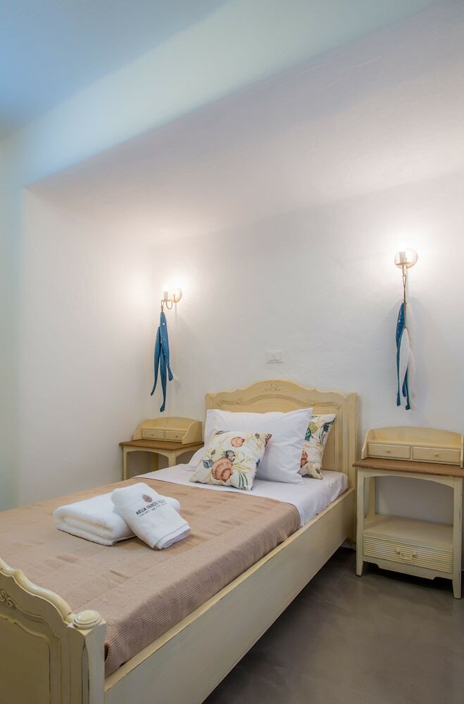 Aelia Paros Villas