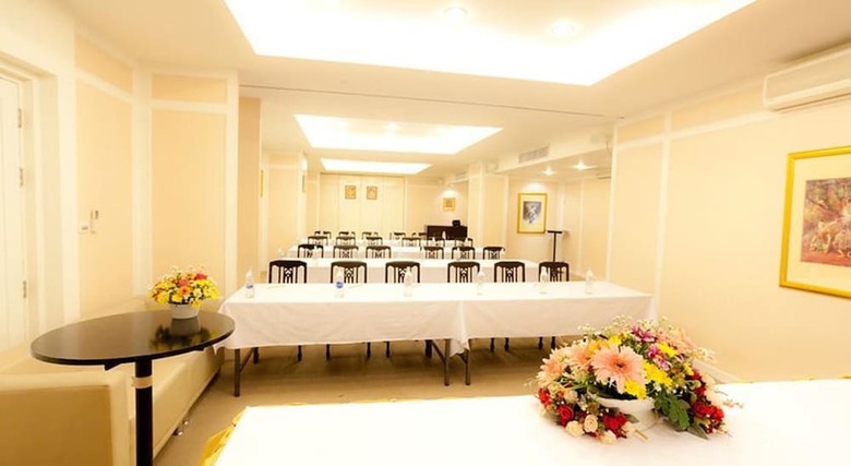 Hotel The Residence Airport & Spa