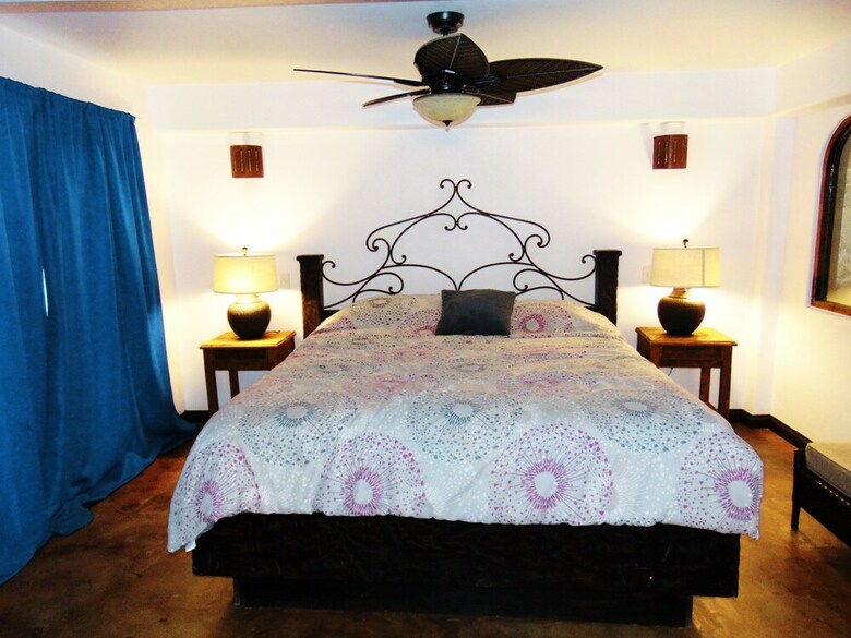 Casa Playa Baja