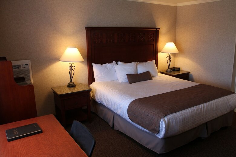 Hotel Laurel Inn Motel