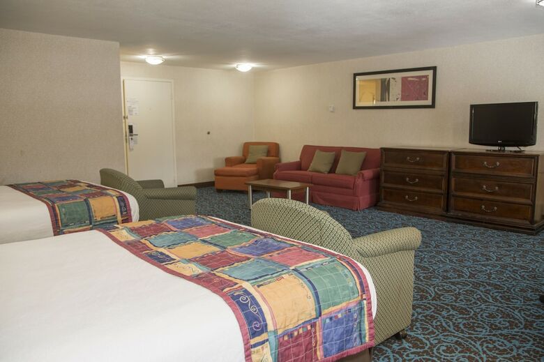Charles River Motel