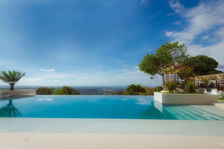 Hotel Ultra Winds Mountain Resort