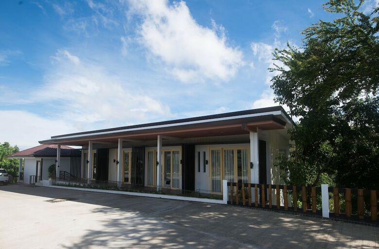 Hotel Ultra Winds Mountain Resort