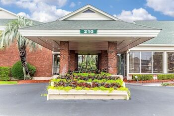 Hotel Quality Inn & Suites