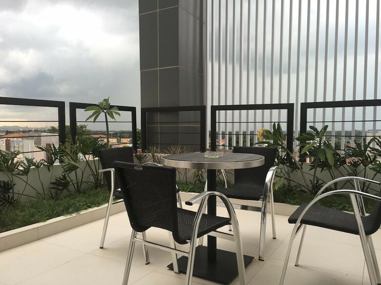 Os Hotel Airport Batam
