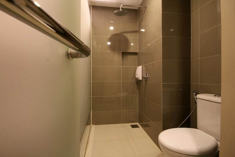 Os Hotel Airport Batam