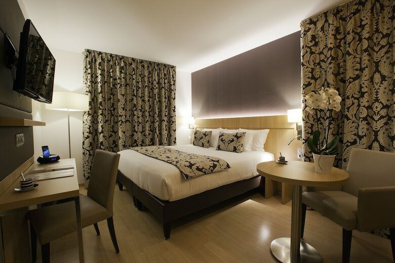 Residhome Appart Hotel Paris-massy