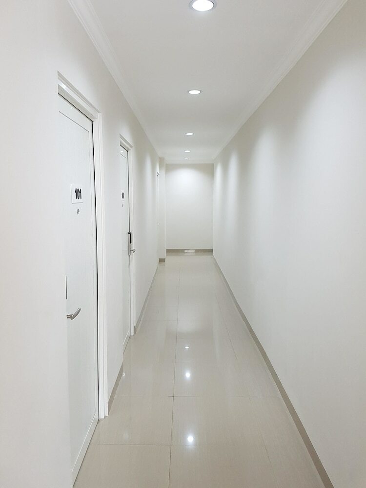 Ethan Hotel