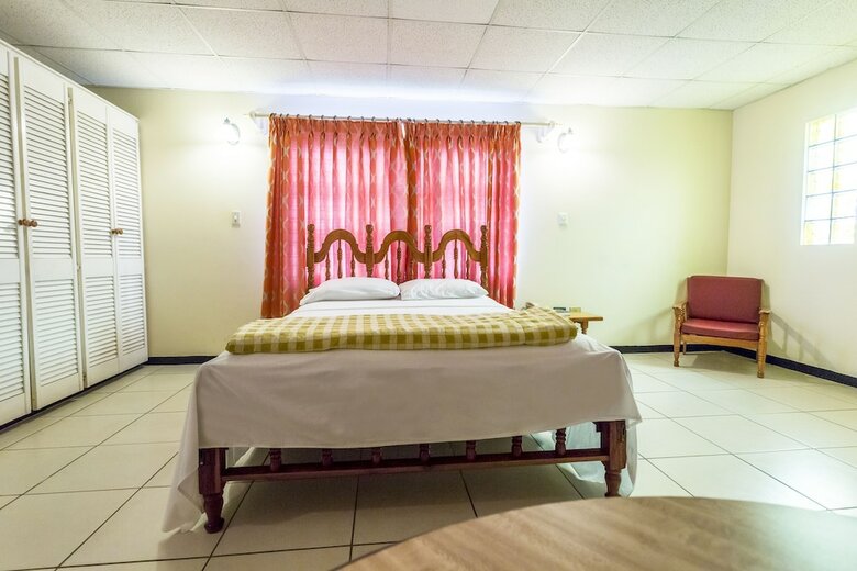 Hotel Sundeck Suites