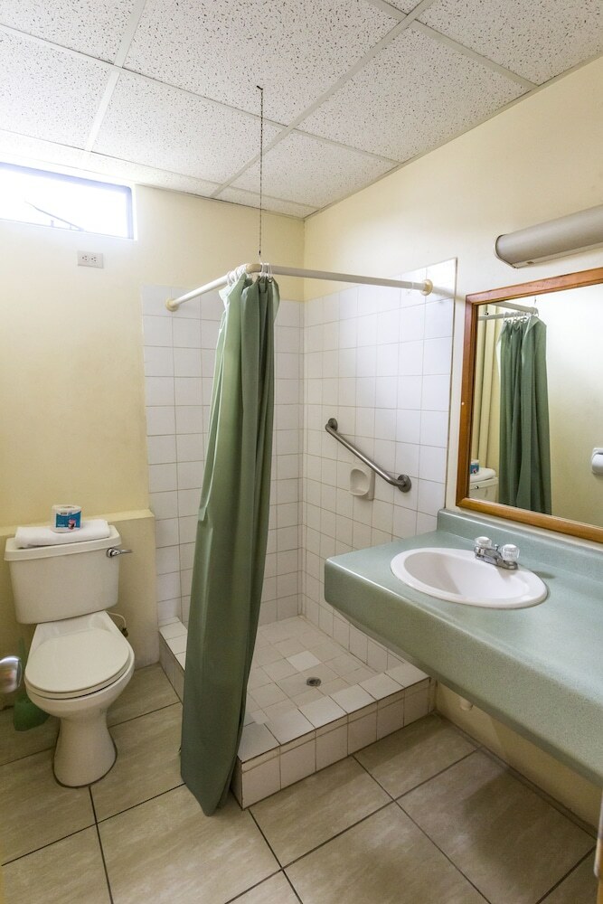 Hotel Sundeck Suites