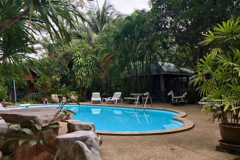 Hotel Mairood Resort