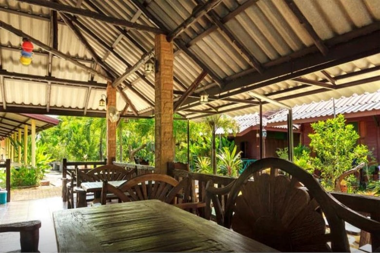 Hotel Pop Riverside Homestay