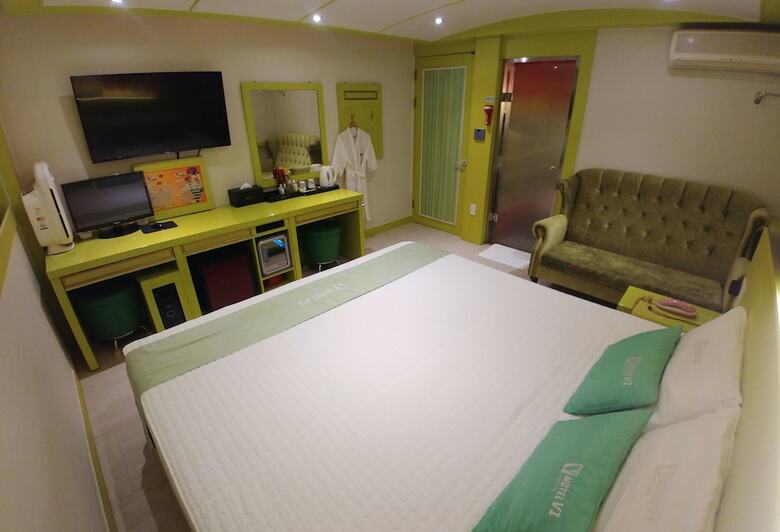 Hotel V1 Motel