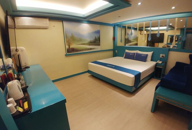 Hotel V1 Motel