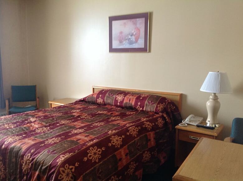 Town And Country Hotel