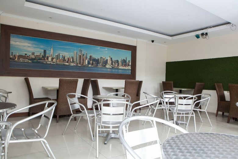 Hotel Reddoorz Plus @ Erlich Pasir Kaliki
