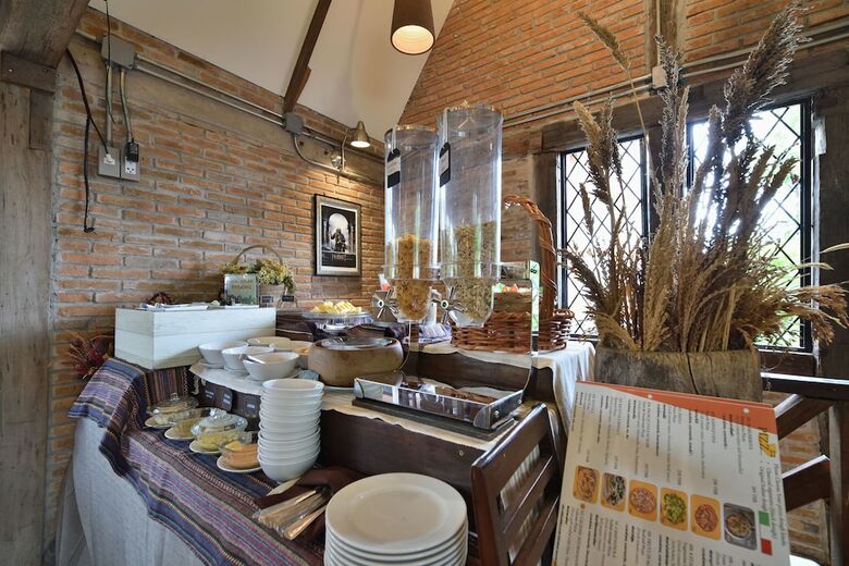 Le Charcoa Hotel