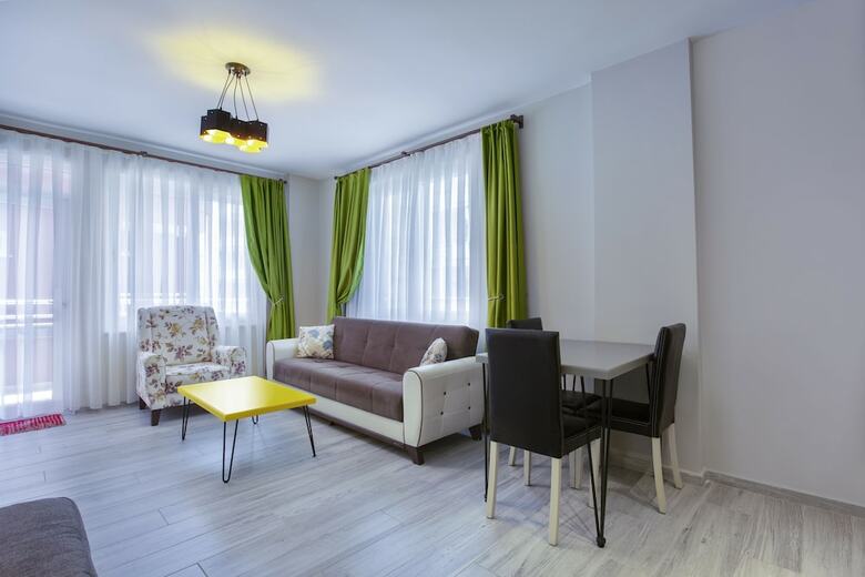 Twin Apart Hotel