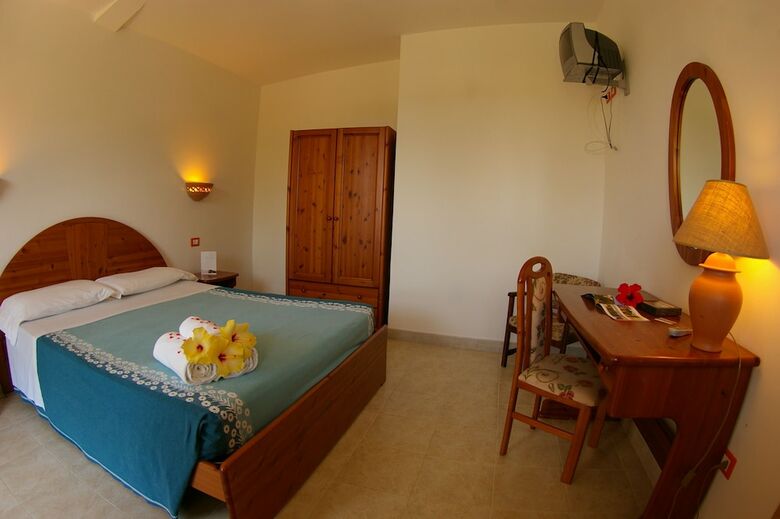 Hotel Baia Del Capo