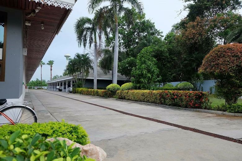 Hotel Bypass And Resort