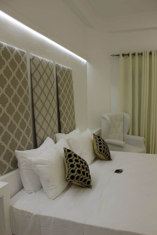 Hotel Heaven By O