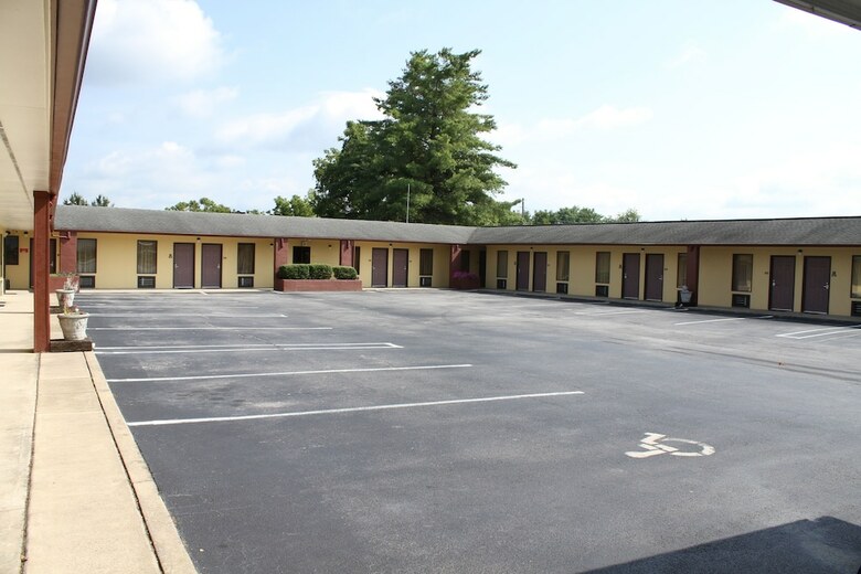 Motel Budget Host Inn Bristol
