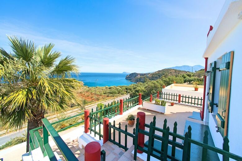 Apartamentos Anemone Seaside Traditional Homes