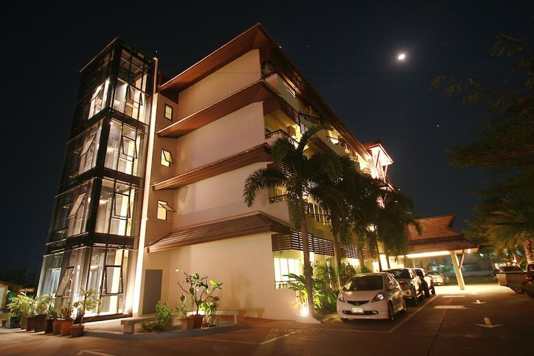 Narakul Resort Hotel