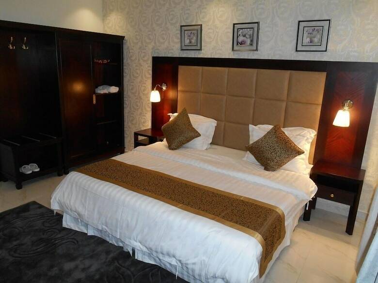 Hotel Julanar Alsharq Suites