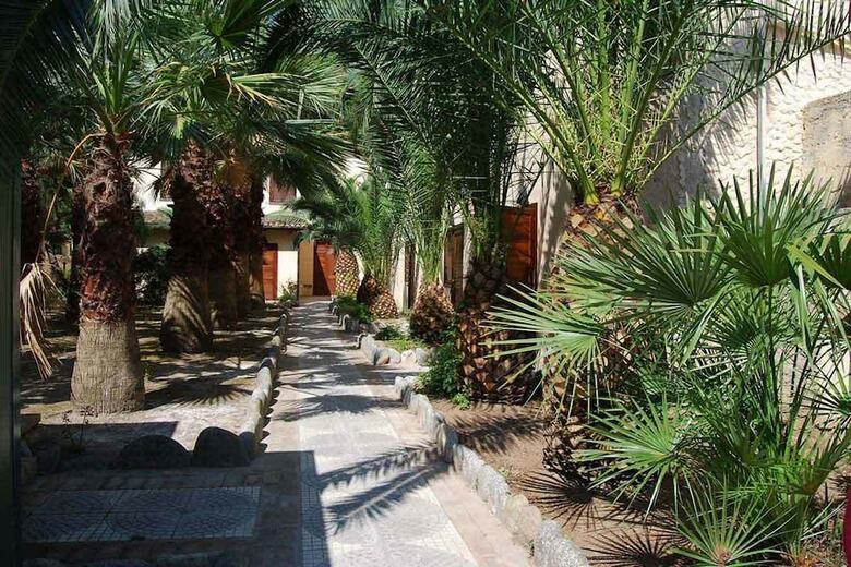 Hotel Baia Delle Sirene Beach Resort