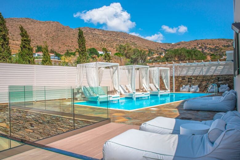 Luxury Family Apartment - Pool, Seaview, 200m Beach