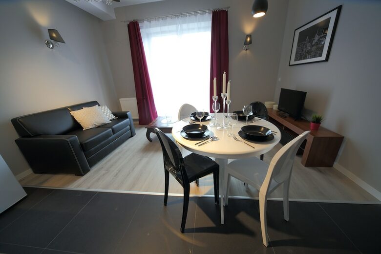 Friendhouse Apartments - Train Station Area