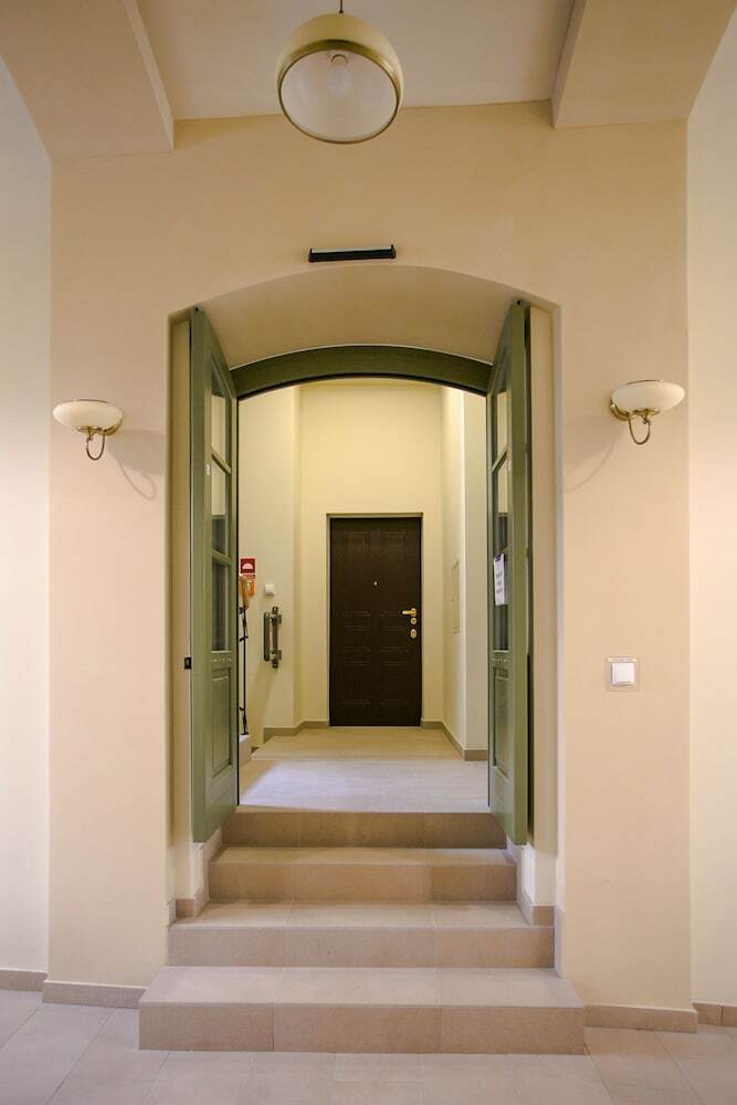 Friendhouse Apartments - Train Station Area