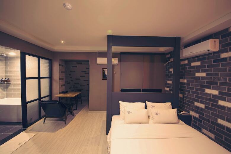 Ck Hotel