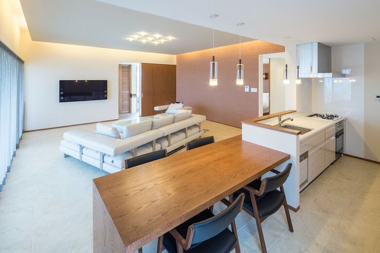 Condominium T-room