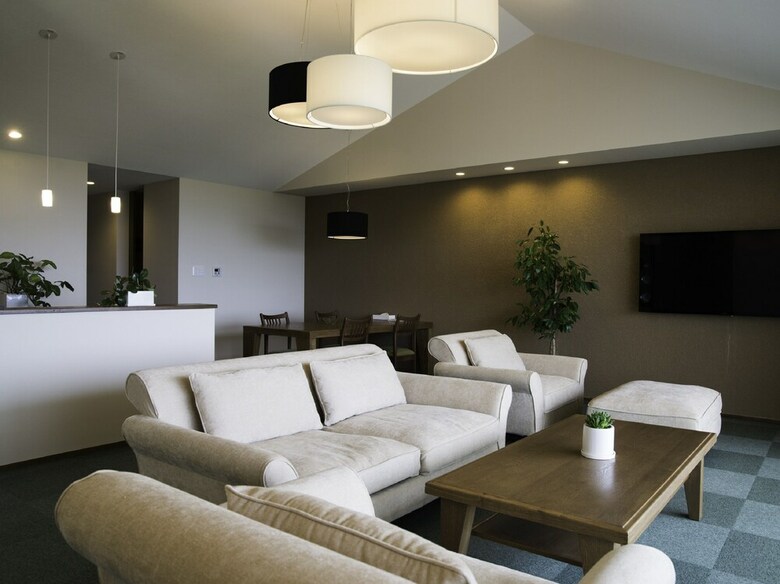 Condominium T-room