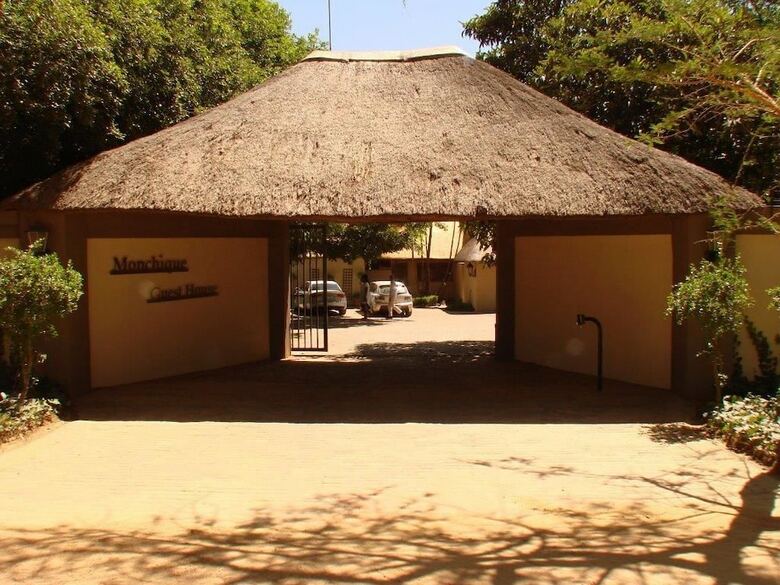 Hotel Monchique Guest House
