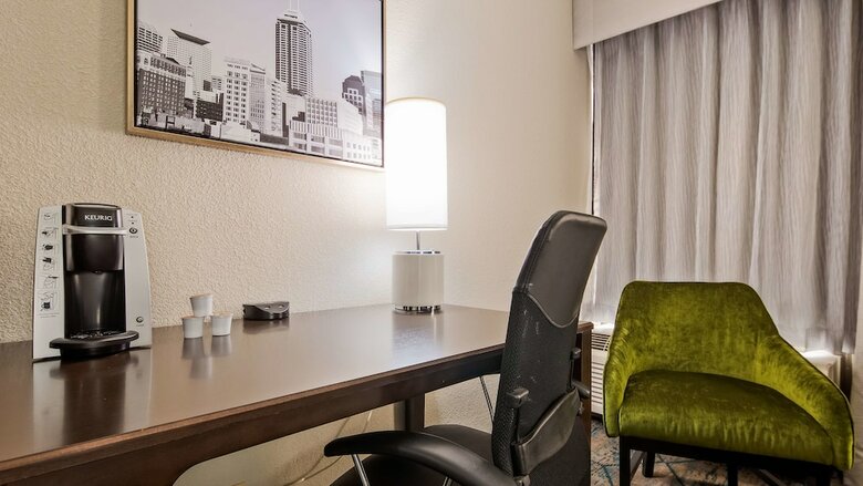 Best Western Plus Indianapolis Nw Hotel