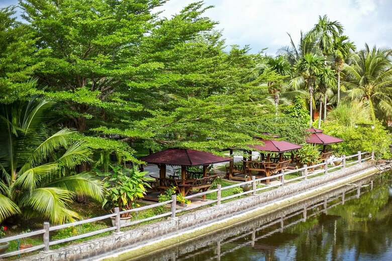 Hotel Coconut Resort