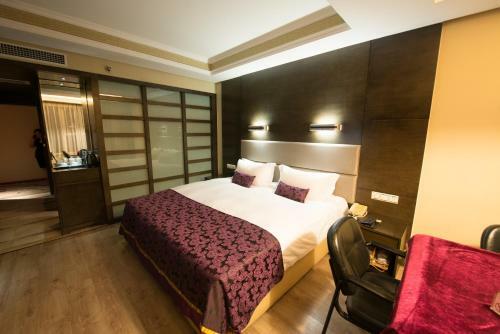 Yi Mei Plaza Hotel