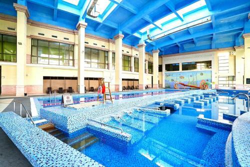 Tongli Lake View Hotel