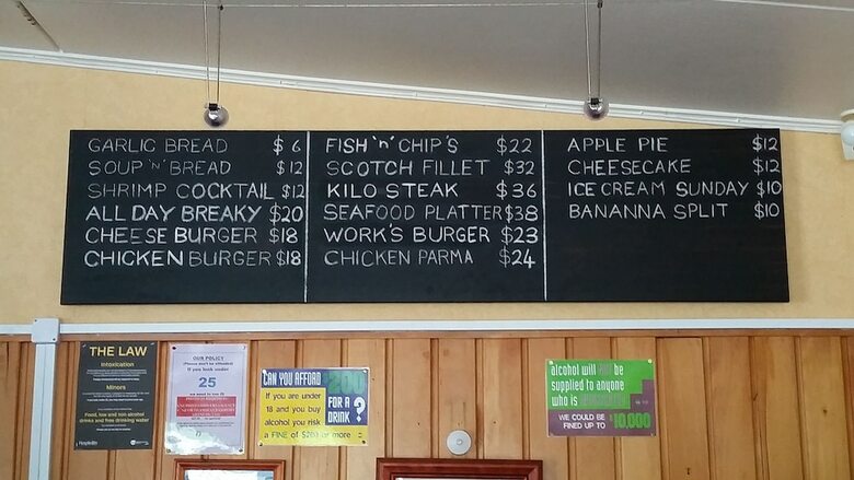 Mahoe Motel Bar N Grill