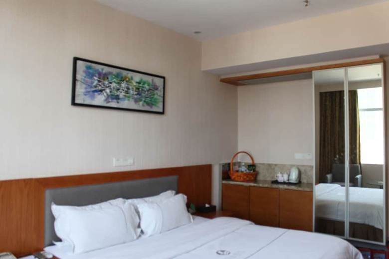 Huangpu Hotel