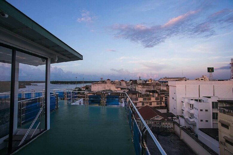 Hostal The Port Hostel By Suwatchai
