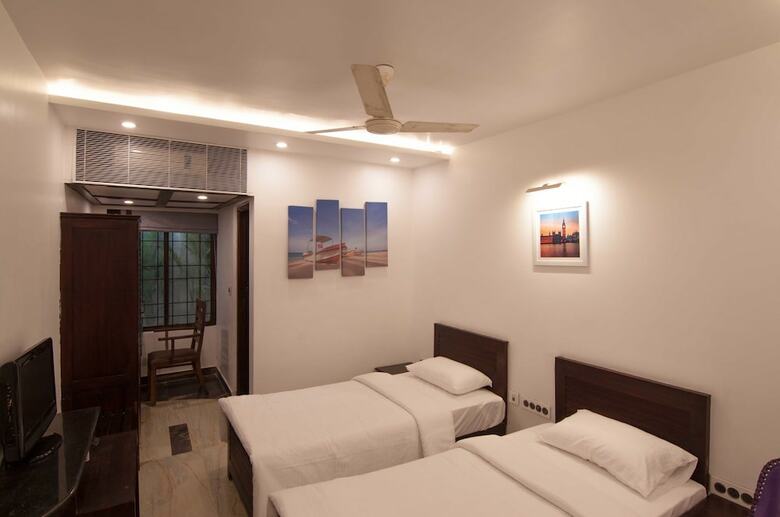 Plus Hotels