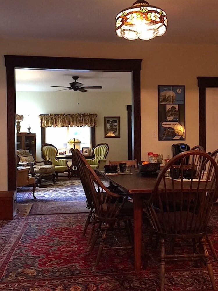 Bed & Breakfast River House Lodge